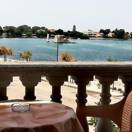 Apartments Martinac ซูโกชัน ภายนอก รูปภาพ