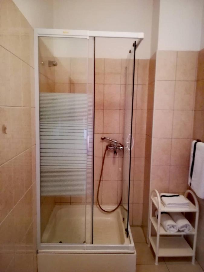 Apartments Martinac ซูโกชัน ภายนอก รูปภาพ