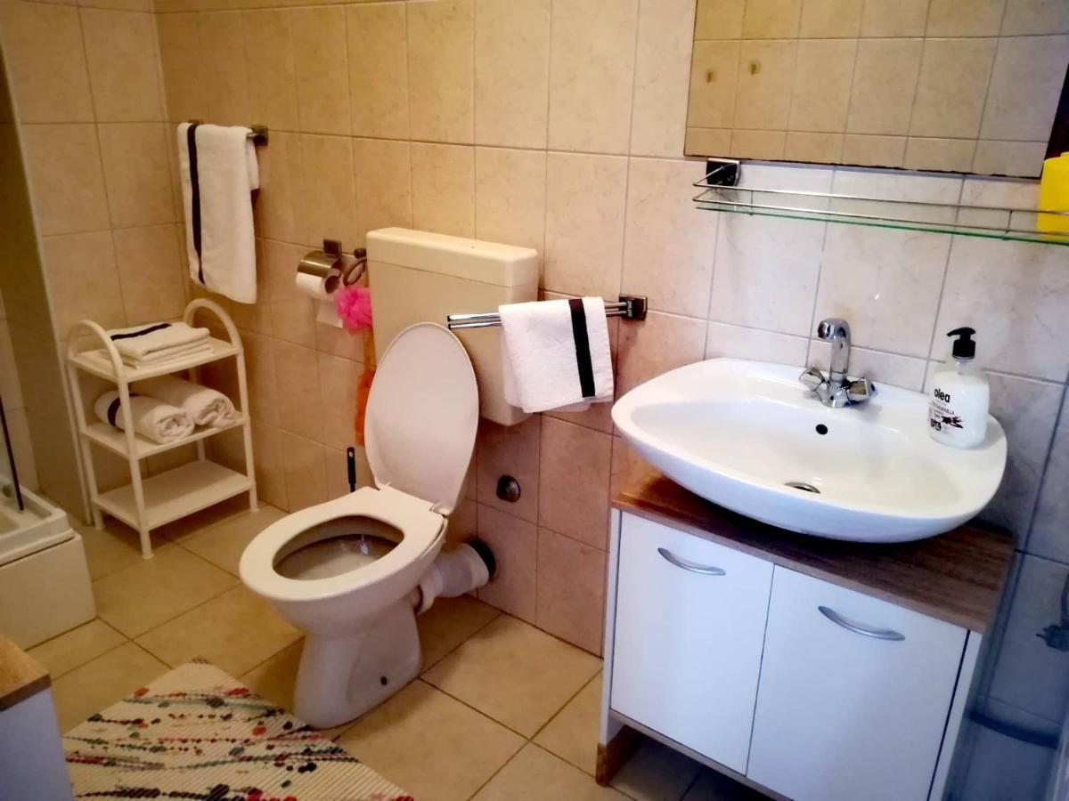 Apartments Martinac ซูโกชัน ภายนอก รูปภาพ