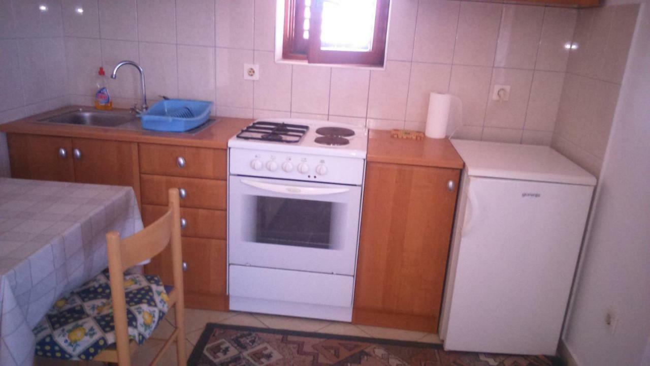 Apartments Martinac ซูโกชัน ภายนอก รูปภาพ
