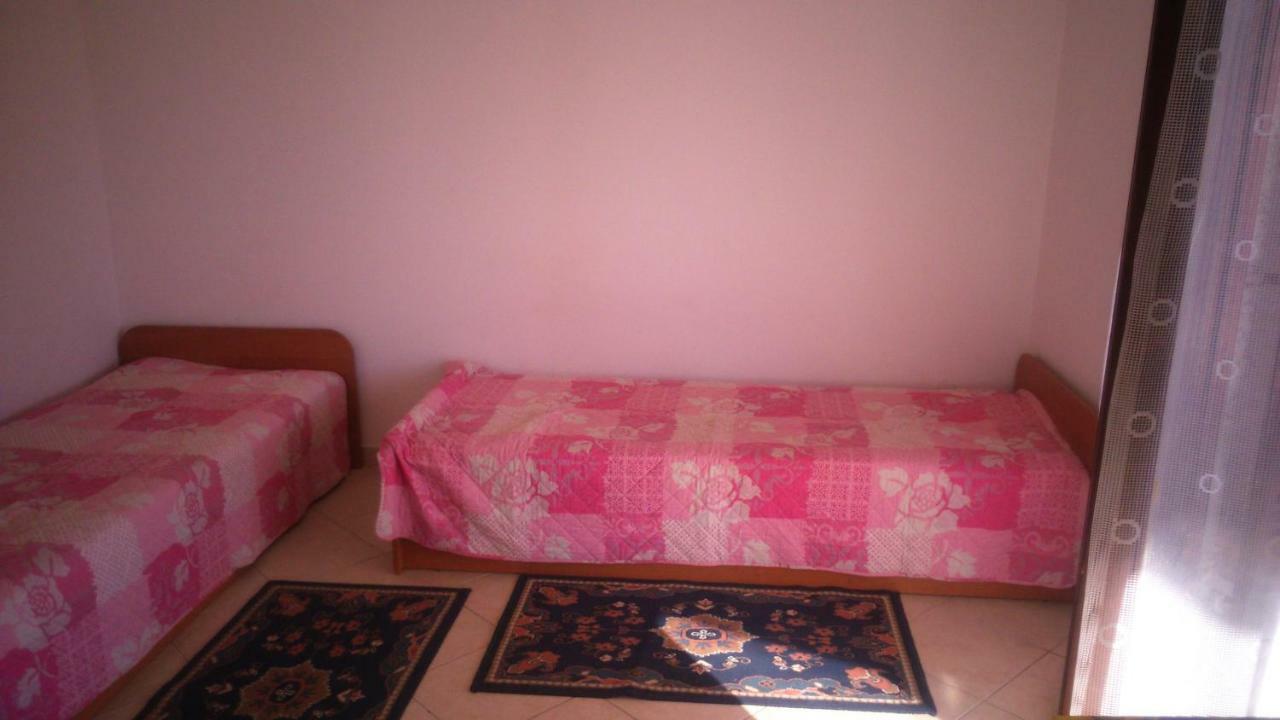 Apartments Martinac ซูโกชัน ภายนอก รูปภาพ