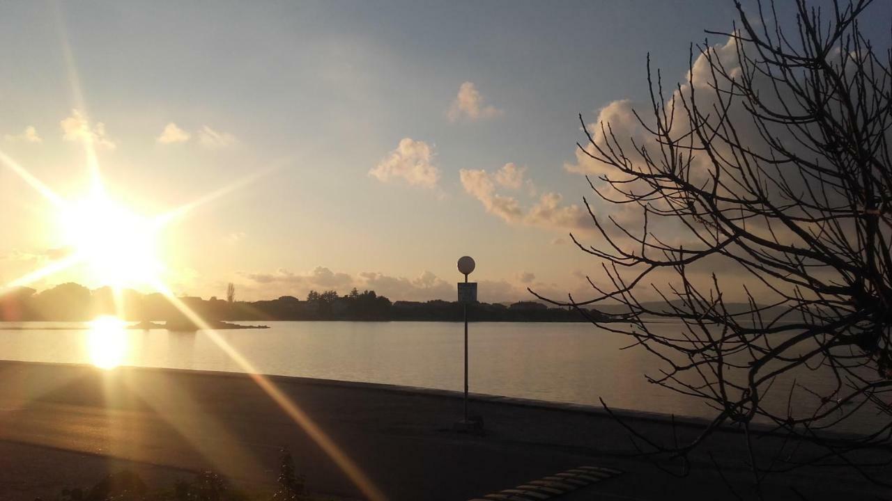 Apartments Martinac ซูโกชัน ภายนอก รูปภาพ