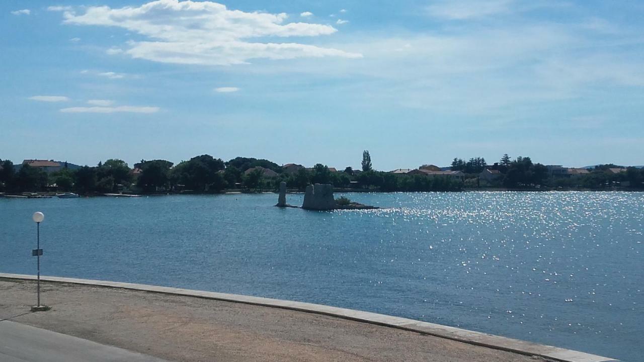 Apartments Martinac ซูโกชัน ภายนอก รูปภาพ
